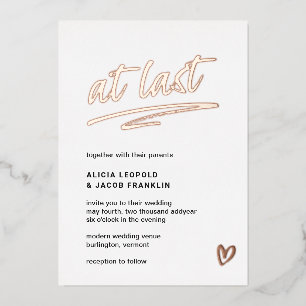 Invitación Con Relieve Metalizado En última tipografía Boda moderno