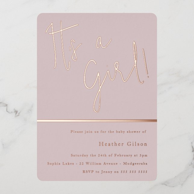 Invitación Con Relieve Metalizado ¡Es un Chica! Rubor Modern Baby Shower Rosa Gold (Anverso)
