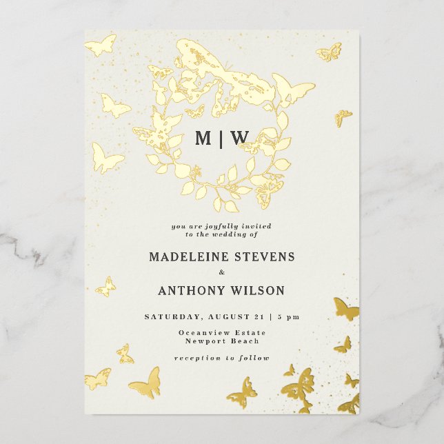Invitación Con Relieve Metalizado Escudo de mariposa Ivory Gold Monogramas Boda (Anverso)
