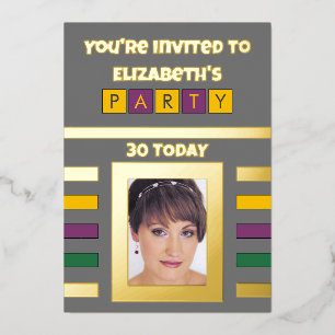 Invitación Con Relieve Metalizado Estás invitado a la fiesta de cumpleaños 30 hoy am
