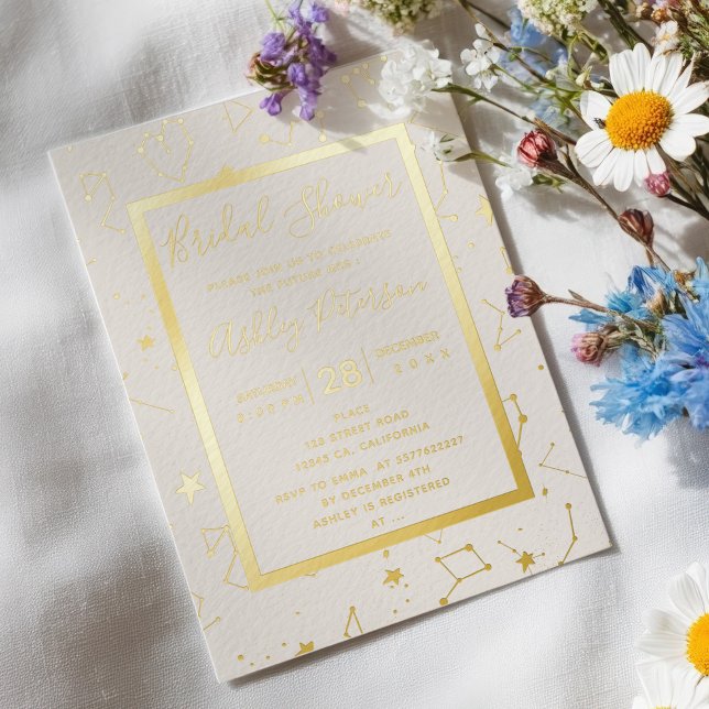 Invitación Con Relieve Metalizado Estrellas de constelación cardíaca ducha de novia  (Heart constellation stars beige bridal shower foil invitation)