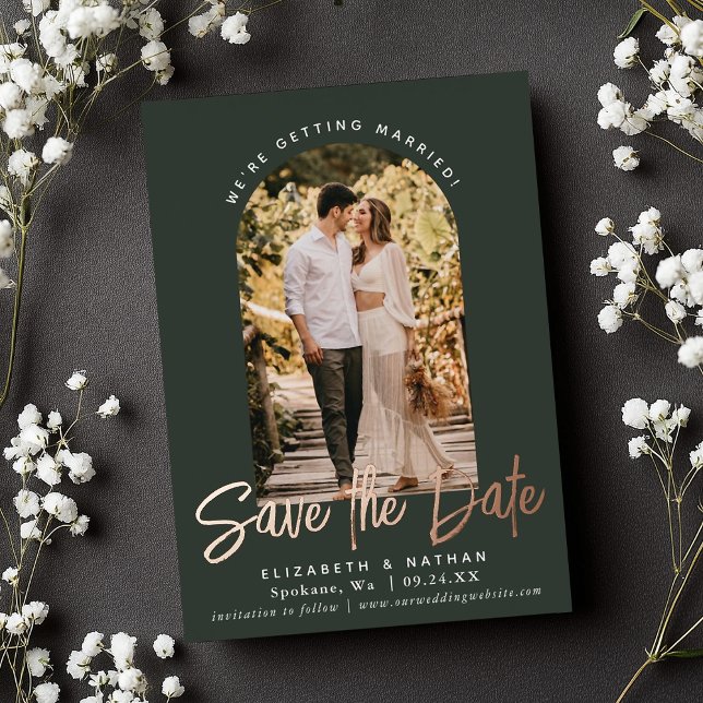 Invitación Con Relieve Metalizado Evergreen Save the Date Stylish Script Photo Relie (Subido por el creador)