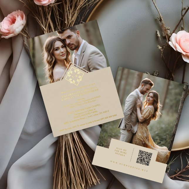 Invitación Con Relieve Metalizado Exquisite Minimalist Wedding Botanical Monogram (Exquisite Minimalist Wedding Design Botanical Monogram and Initials Metallic Foil Gold Invitations.)
