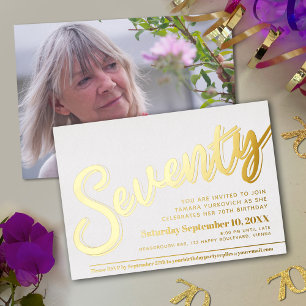 Invitación Con Relieve Metalizado Fiesta de cumpleaños número 70 blanco con letra do