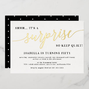 Invitación Con Relieve Metalizado Fiesta de Cumpleaños Sorpresa con Letra Moderna y