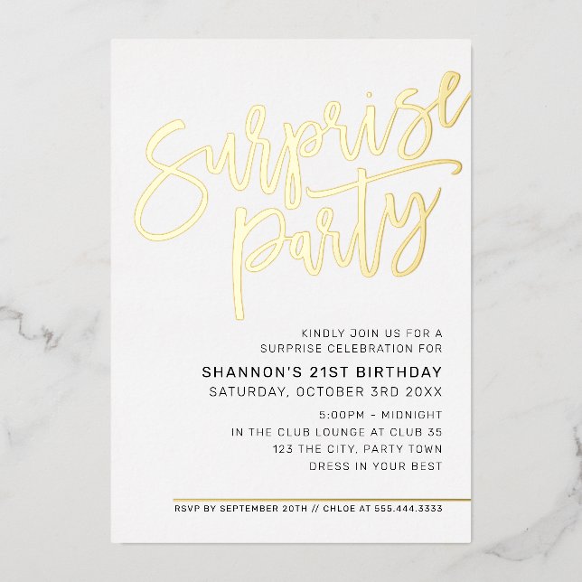 Invitación Con Relieve Metalizado FIESTA DE CUMPLEAÑOS SORPRESA MODERNA negro dorado (Anverso)
