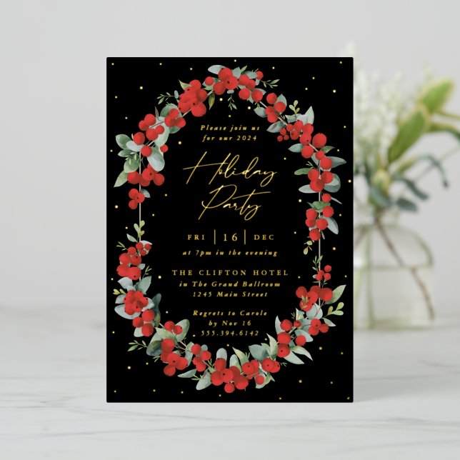 Invitación Con Relieve Metalizado Fiesta de feriado de lujo Red Berry + Eucalyptus (Anverso de pie)