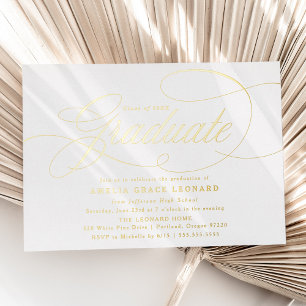 Invitación Con Relieve Metalizado Fiesta de Graduación con Letra Dorada Elegante