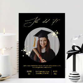 Invitación Con Relieve Metalizado Fiesta de Graduación Elegante en Negro y Oro