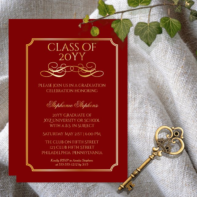 Invitación Con Relieve Metalizado Fiesta de graduación universitaria elegante rojo o (Elegant Dark Red College or University Non Photo Graduation Announcement Party Gold Foil Invitation)
