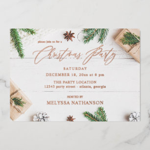 Invitación Con Relieve Metalizado Fiesta de Navidad de Hojas de Pino Rústicas Acoged