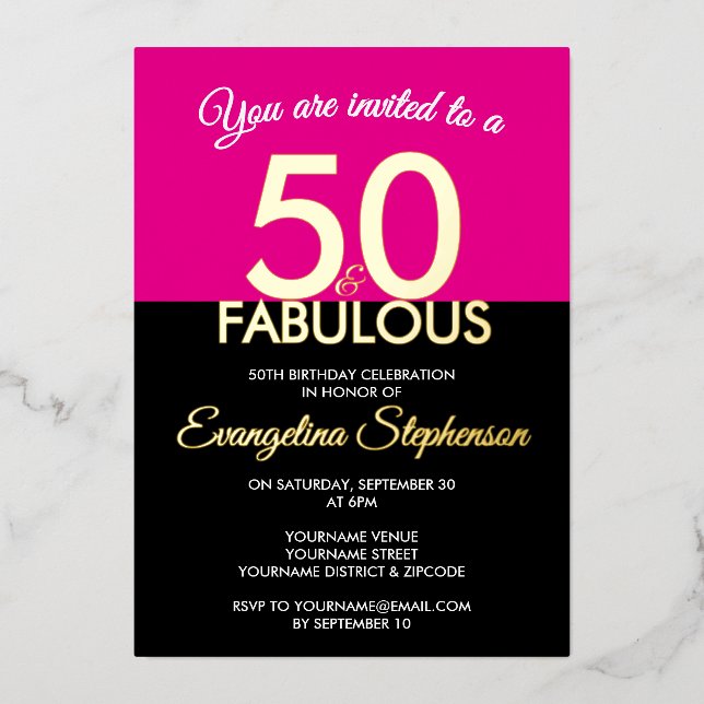 Invitación Con Relieve Metalizado Fifty Fabulous Modern Black Pink 50th Birthday  (Anverso)