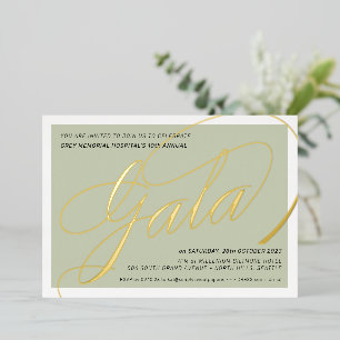 Invitación Con Relieve Metalizado FINANCIACIÓN GALA elegante caligrafía sage verde