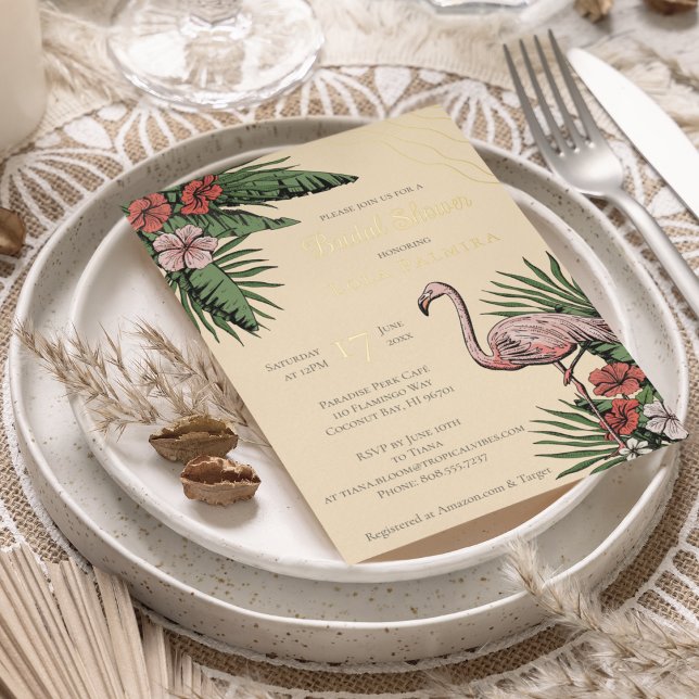 Invitación Con Relieve Metalizado Flamingo Floral Tropical Amarillo Ducha Nodal Oro (Elegant & Chic Yellow Floral Flamingo & Hibiscus Flowers Tropical, Summer, Beach Wedding Invitation)