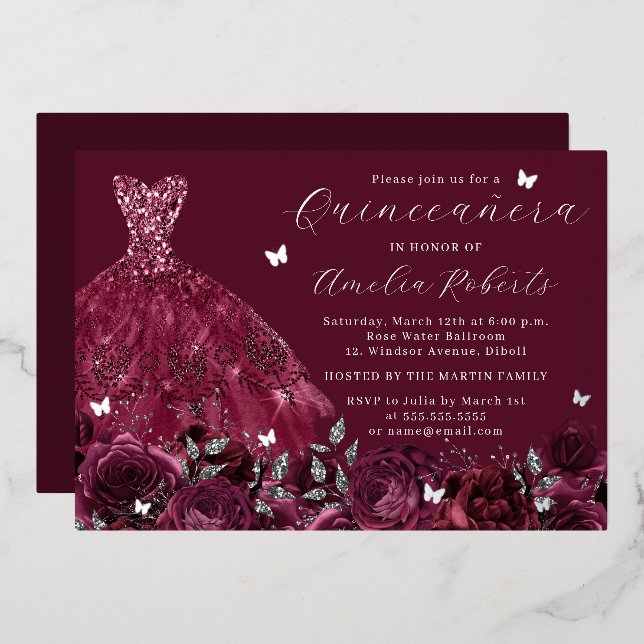 Invitación Con Relieve Metalizado Flor de mariposa plateada con vestido de burdeos (Anverso/Reverso)