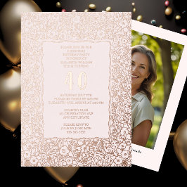 Invitación Con Relieve Metalizado Floral 40.ª Surprise Birthday Template para ella