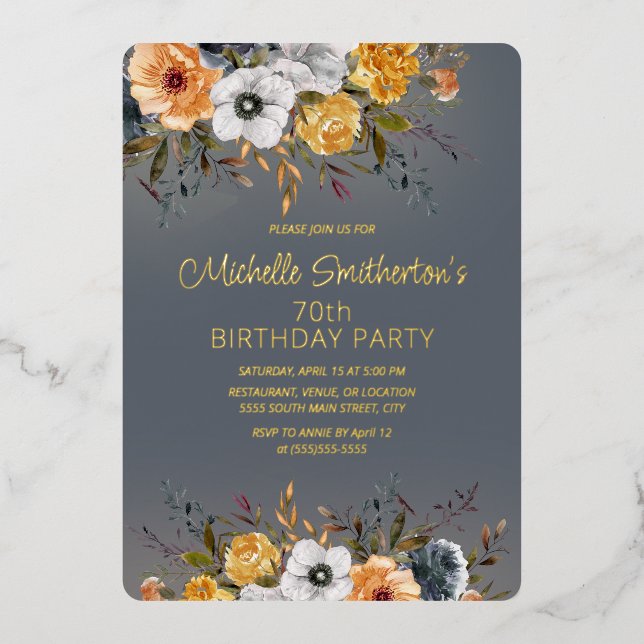 Invitación Con Relieve Metalizado Floral amarillo azul turbio 70 cumpleaños (Anverso)