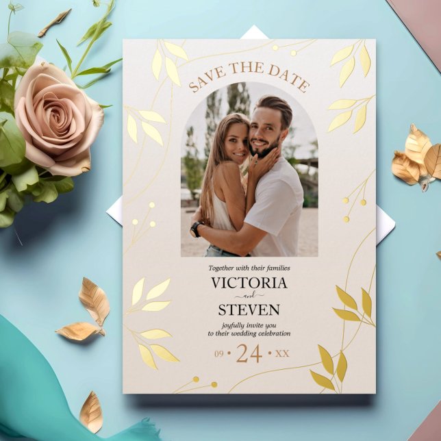 Invitación Con Relieve Metalizado Floral dorada | Relieve metalizado dorado Cream Ca (Subido por el creador)