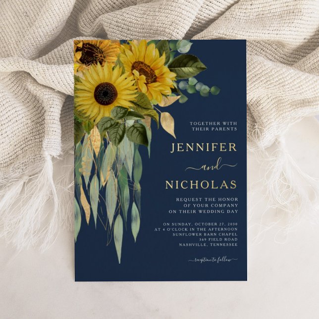 Invitación Con Relieve Metalizado Flores azules de la marina Eucalyptus Gold (Navy Blue Sunflowers Eucalyptus Gold Foil Invitation)