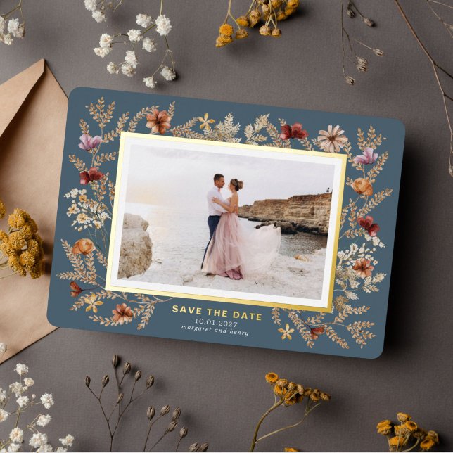Invitación Con Relieve Metalizado Flores Silvestres Rodean Salva la Fecha (Subido por el creador)