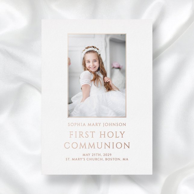 Invitación Con Relieve Metalizado Foto chica Primero Rosa de la comunión (Girl Photo First Holy Communion Rose Gold Foil Invitation)
