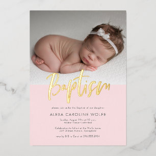 Invitación Con Relieve Metalizado Foto de Bautizo de Caligrafía Moderna Simple Rosa 