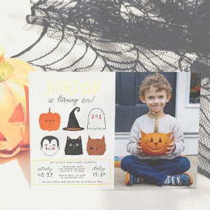 Invitación Con Relieve Metalizado Foto de cumpleaños moderna de Halloween amigos con