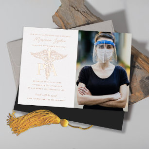 Invitación Con Relieve Metalizado Foto de graduación de Asistente Médico PA Rosa