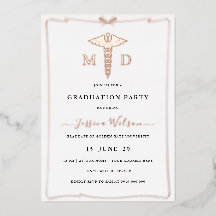 Foto de graduación de MD RN Caduceo femenino