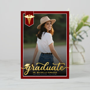 Invitación Con Relieve Metalizado Foto de graduación de un graduado de la facultad d