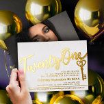 Invitación Con Relieve Metalizado Foto de oro blanco con llave de cumpleaños número<br><div class="desc">Veintiún fiesta de 21 años blanco simple con texto de Relieve metalizado dorado o tu propia llave de color de Relieve metalizado a la invitación de la puerta. Personalice este guión de fiesta de 21 años y la invitación de cumpleaños de 21 años gráficos modernos con los detalles de su...</div>