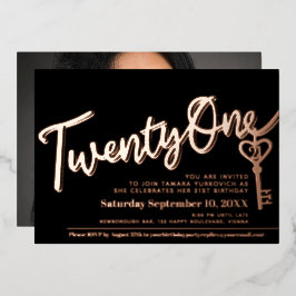 Invitación Con Relieve Metalizado Foto de oro negro con llave de cumpleaños número 2