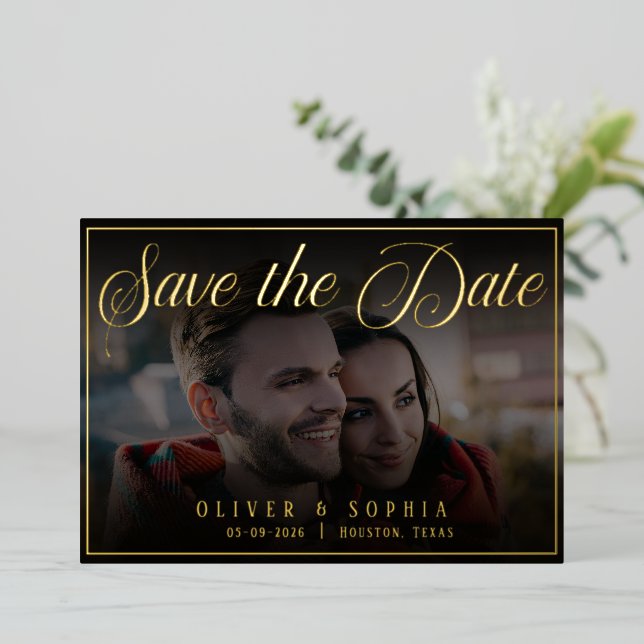 Invitación Con Relieve Metalizado Foto personalizado Black and Gold (Anverso de pie)
