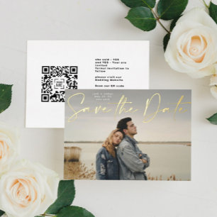 Invitación Con Relieve Metalizado Foto Relieve metalizado dorado de código QR Guarda