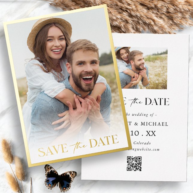 Invitación Con Relieve Metalizado Foto Simple Guardar La Fecha (Photo Simple Modern Gold Frame Save The Date Foil Invitation QR Code by Painted Paperie
)