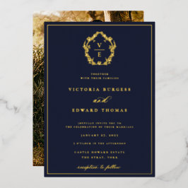 Invitación Con Relieve Metalizado Fotografía de boda con monograma de cresta dorada