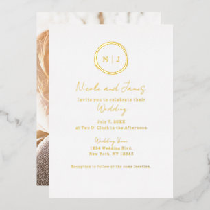 Invitación Con Relieve Metalizado Fotografía de Boda Minimalista Dorada Blanca Moder