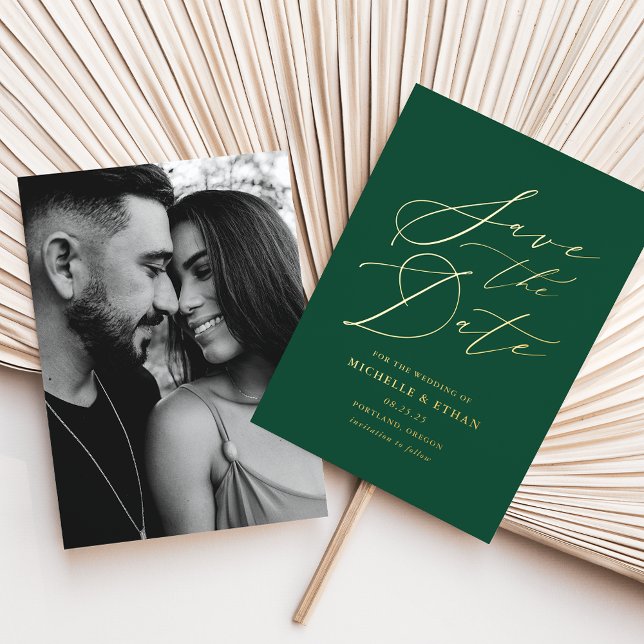 Invitación Con Relieve Metalizado Fotografía de caligrafía verde y dorada Save the D (Subido por el creador)