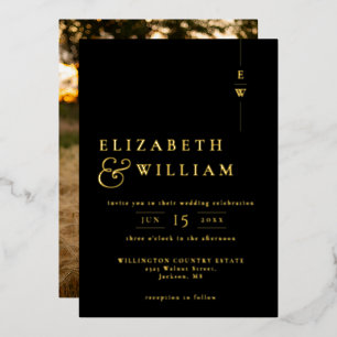 Invitación Con Relieve Metalizado Fotografía De Monograma Minimalista En Negro Y Dor