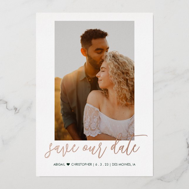 Invitación Con Relieve Metalizado Fotografía moderna de caligrafía: Salven las fecha (Anverso)