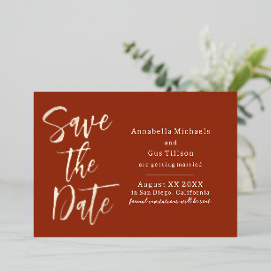 Invitación Con Relieve Metalizado Fuente Grande Moderna en Terra Cotta Save the Date