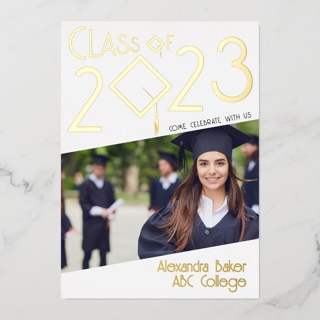 Invitación Con Relieve Metalizado Fun Facts Photo Bold Script Clase 2023 Graduación (Anverso)
