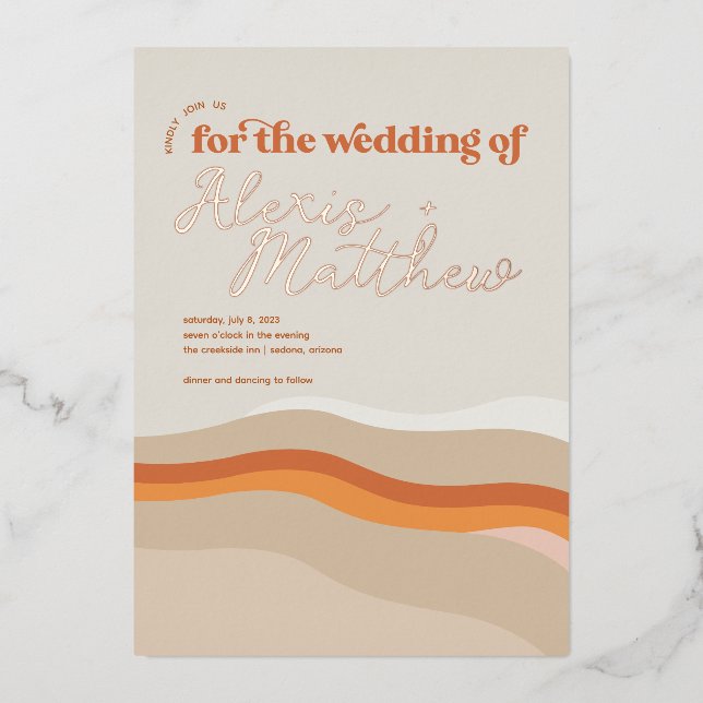 Invitación Con Relieve Metalizado Funky Retro Naranja Peach y Gold Desert Boda (Anverso)