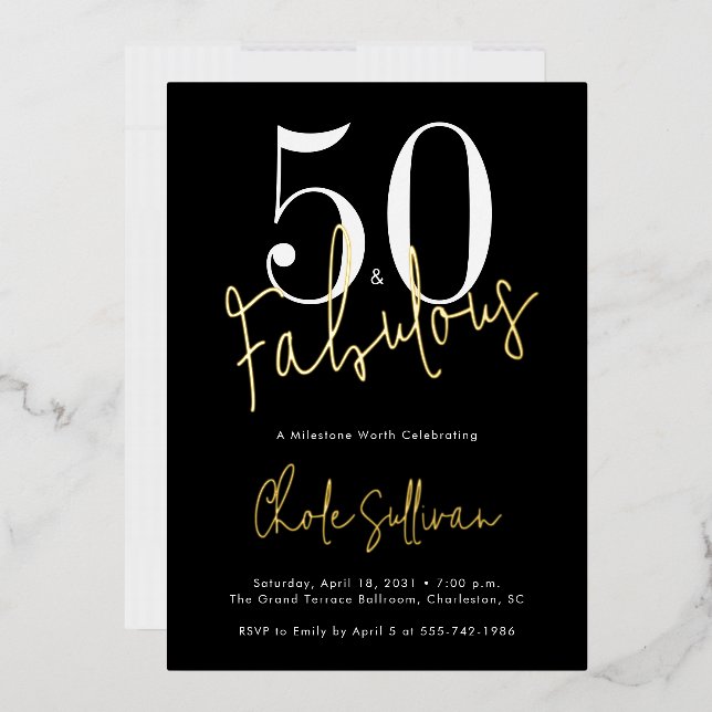 Invitación Con Relieve Metalizado Gold Foil Fifty and Fabulous 50th Birthday Party (Sobre)