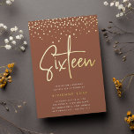 Invitación Con Relieve Metalizado Golden Confetti Sweet Dieciséis cumpleaños<br><div class="desc">Celebre su cumpleaños con estas invitaciones de la fiesta de cumpleaños número 16 de la moda, que incluyen "dieciséis" en letras de guión esbozadas a mano de Relieve metalizado oro moderno y coronadas con confetti. Personalice con los detalles de su fiesta debajo. Una elección inolvidable y de lujo para fabulosas...</div>