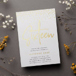 Invitación Con Relieve Metalizado Golden Confetti Sweet Dieciséis cumpleaños<br><div class="desc">Celebre su cumpleaños con estas invitaciones de la fiesta de cumpleaños número 16 de la moda, que incluyen "dieciséis" en letras de guión esbozadas a mano de Relieve metalizado oro moderno y coronadas con confetti. Personalice con los detalles de su fiesta debajo. Una elección inolvidable y de lujo para fabulosas...</div>