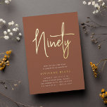 Invitación Con Relieve Metalizado Golden Script 90th Birthday Party<br><div class="desc">Celebra su cumpleaños con estas invitaciones de cumpleaños número 90 de la moda,  que incluyen "noventa" en letras de guión esbozadas a mano de Relieve metalizado oro moderno. Personalice con los detalles de su fiesta debajo. Una elección de lujo inolvidable para fabulosas celebraciones de cumpleaños 90.</div>