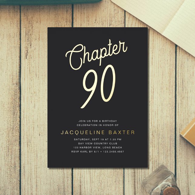 Invitación Con Relieve Metalizado Golden Script Chapter 90 90th Birthday Party (Subido por el creador)