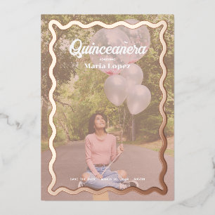 Invitación Con Relieve Metalizado Goovy Daisy Quinceañera Salven la fecha