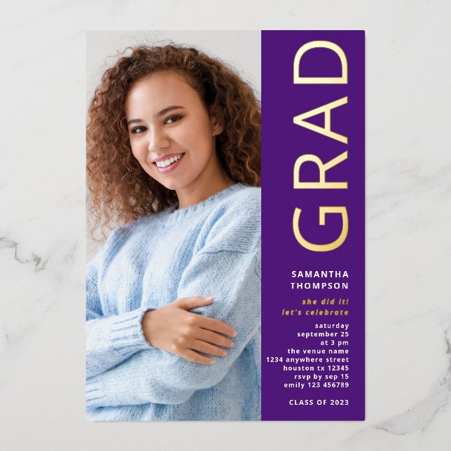 Invitación Con Relieve Metalizado Grado moderno 2025 Graduación fotográfica Oro púrp (Anverso)